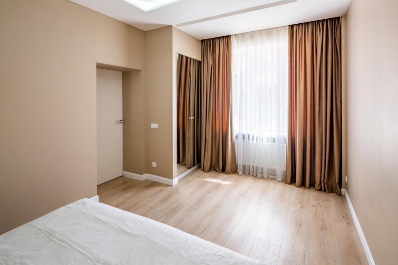 Балабана 6 Apartment Lviv Exterior photo
